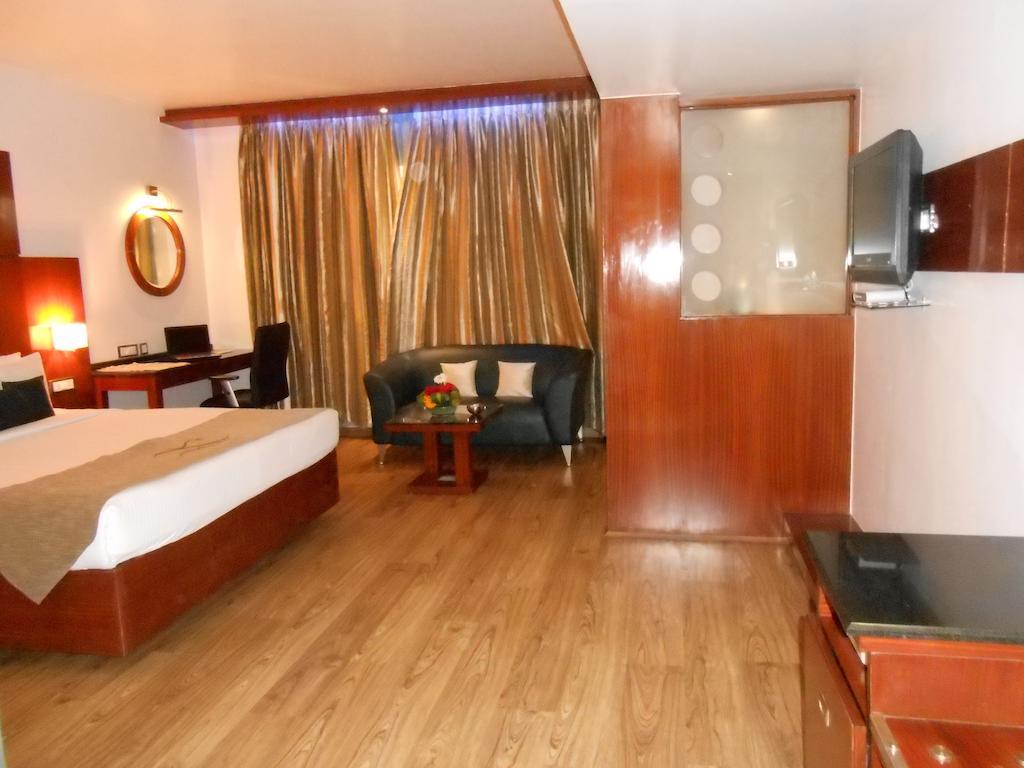 Citrine Hotel Bangalore Exterior photo